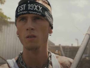 دانلود آهنگ Raise The Flag از Machine Gun Kelly با متن و ترجمه