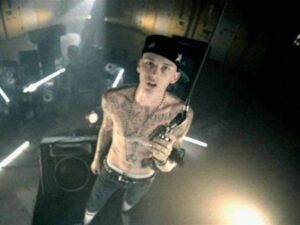 دانلود آهنگ Stereo از Machine Gun Kelly با متن و ترجمه