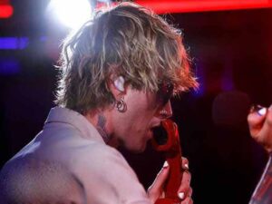 دانلود آهنگ WWIII از Machine Gun Kelly با متن و ترجمه