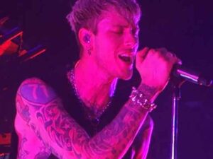 دانلود آهنگ Waste Love از Machine Gun Kelly با متن و ترجمه