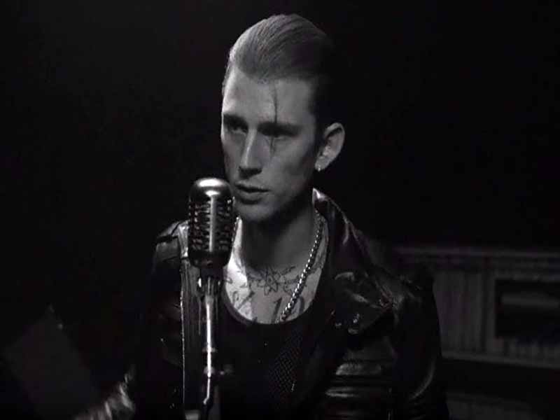دانلود آهنگ Spotlight از Machine Gun Kelly و Lzzy Hale با متن و ترجمه