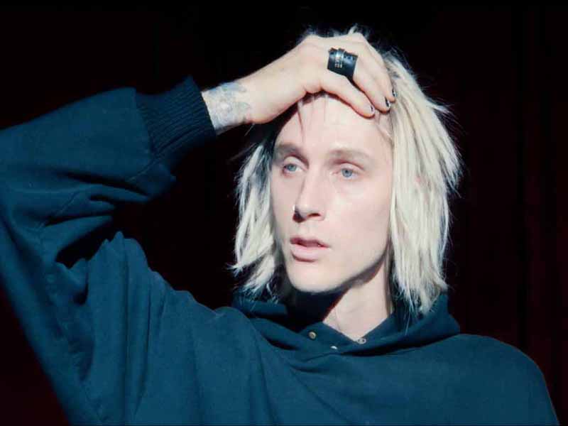 دانلود آهنگ Taurus از Machine Gun Kelly و Naomi Wild با متن و ترجمه