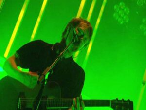 دانلود آهنگ Jigsaw Falling into Place از Radiohead با متن و ترجمه