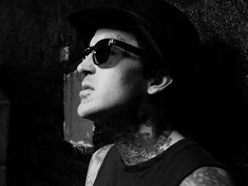 دانلود آهنگ Keeps Me Alive از Yelawolf و Wynonna Judd با متن و ترجمه