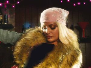 دانلود آهنگ Drink And A Little Love از Bebe Rexha با متن و ترجمه