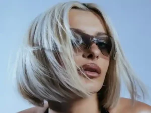 دانلود آهنگ S.H.I.T از Bebe Rexha با متن و ترجمه