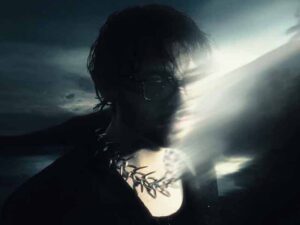 دانلود آهنگ ANOTHER LIFE از Chris Grey با متن و ترجمه