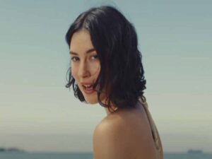 دانلود آهنگ Men Like You از Gracie Abrams با متن و ترجمه