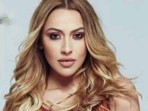 دانلود آهنگ ترکی Çok Zor از Hadise با متن و ترجمه