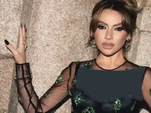 دانلود آهنگ ترکی Ne Oldu از Hadise با متن و ترجمه
