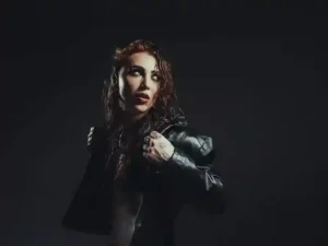 دانلود آهنگ THE END از Kami Kehoe با متن و ترجمه