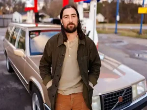 دانلود آهنگ American Cars از Noah Kahan با متن و ترجمه